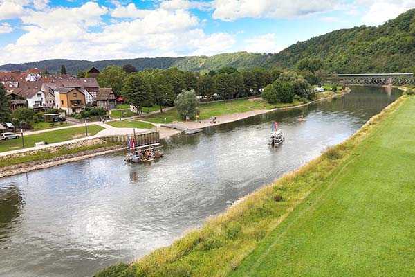 Floßfahrt zwischen Holzminden und Hameln